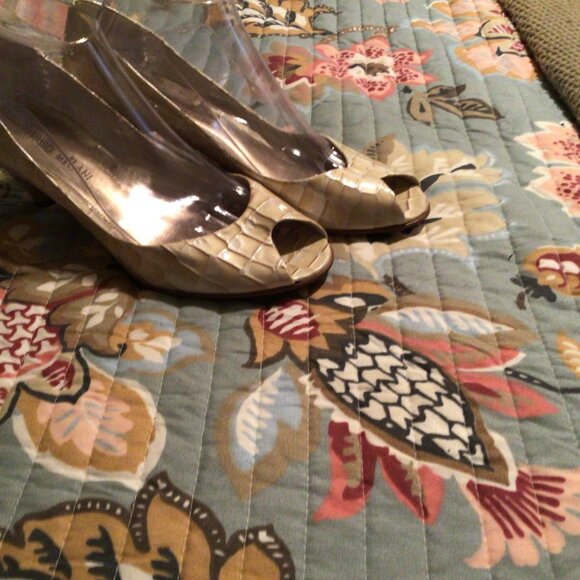 Antonio Melani-Women's Cream Croc Pattern High Heel Shoes size 8.5 m - Picture 1 of 5